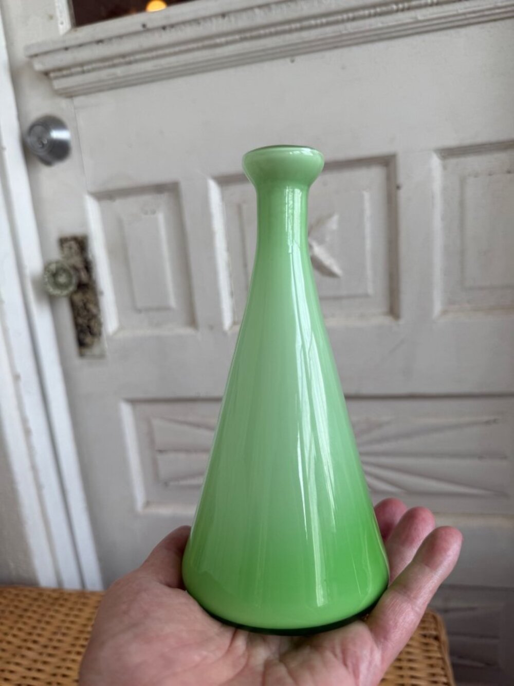 Vintage MCM Art Glass Encased White and Jadite Green Gradiant Bud Vase 7" - Picture 6 of 6